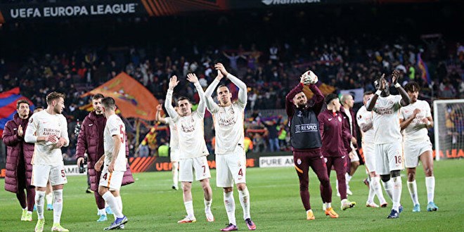 Galatasaray Barcelona maçında tarihe geçti
