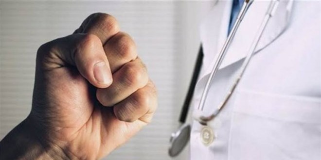 'Hukuk sistemindeki boşluklar nedeniyle sağlıkçılara şiddet artıyor'