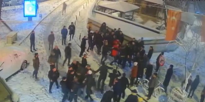 Önce kartopu oynadılar sonra silahla çatıştılar: 6 yaralı