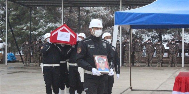 Polis memuru Suriye'de görevi başında kalp krizi geçirdi