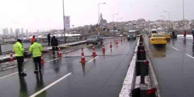 Unkapanı Köprüsü'nde yeniden açılma meydana geldi