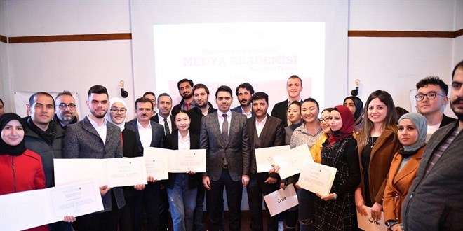 Medya Akademisi öğrencileri sertifikalarını aldı