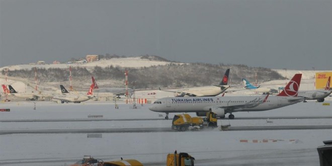 stanbul'da hava ulamna kar engeli