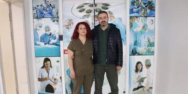 'Yılın hekimi' ödülünü Kovid-19'dan kaybettiği oğluna armağan etti