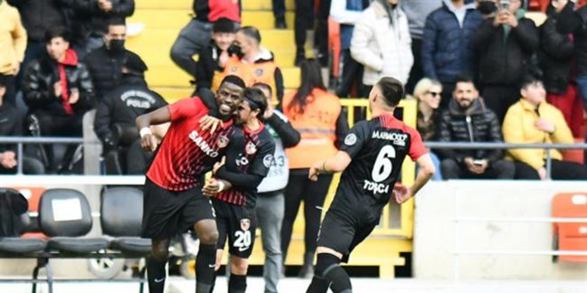 Galatasaray, Gaziantep'te yara aldı!