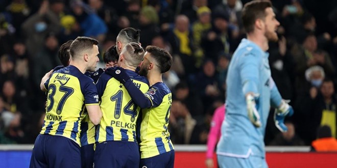 Fenerbahçe, lig ikinciliği için iddiasını artırdı