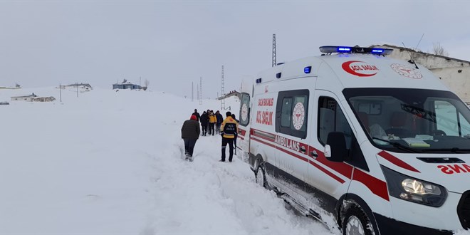 Kars ve Ardahan'da kylerde mahsur kalan 3 hasta kurtarld