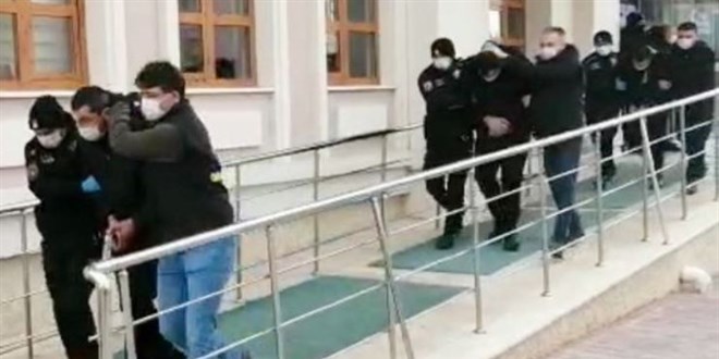 Doktorun başına silah dayayıp, 'sadece babamla ilgilen' demiş
