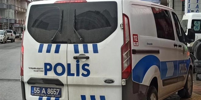 'Annemi öldürdüm' diye ihbarda bulundu! Polis eve gelince 'şaka yaptım' dedi