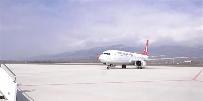 Tokat Yeni Havalimanı'na 'Tokat' isimli ilk yolcu uçağı indi