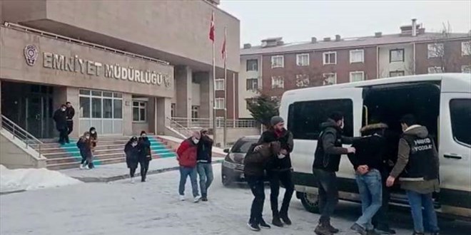 Hükümlülere uyuşturucu temin eden kamu görevlileri dahil 7 şüpheli tutuklandı