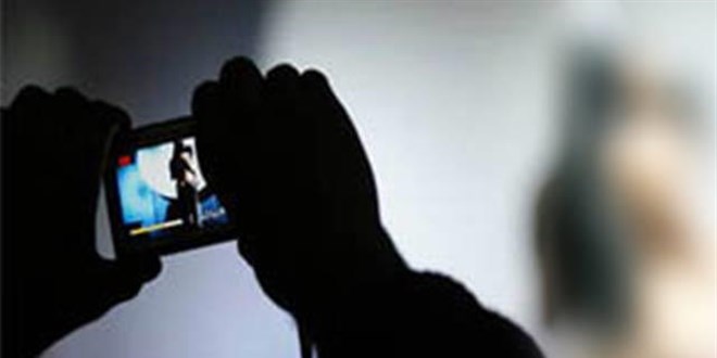 Bağcılar'da kadınların gizlice videosunu çekip paylaşan şüpheli sınır dışı edildi