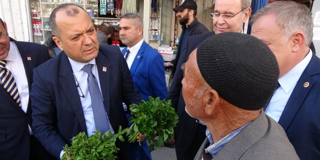Vatandaştan CHP'li Öztrak'a: Erdoğan, Avrupa ile savaşıyor bir de sizlerle savaştırmayın