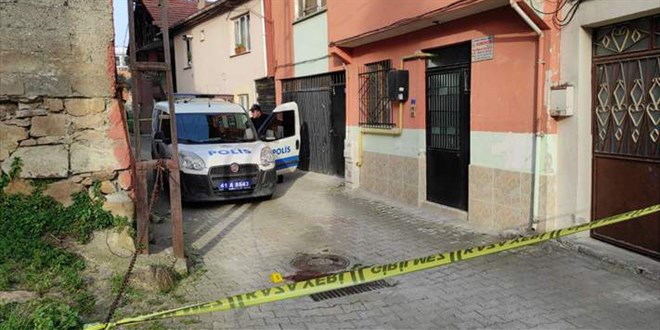 Eşini sırtından bıçaklayarak öldüren şüpheli tutuklandı