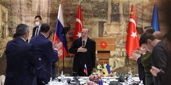 Türkiye, yangına körükle giden Batı'ya diplomasi dersi verdi