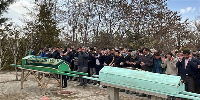 7 yaşındaki hasta kızlarını hastaneye götüren çift kazada öldü
