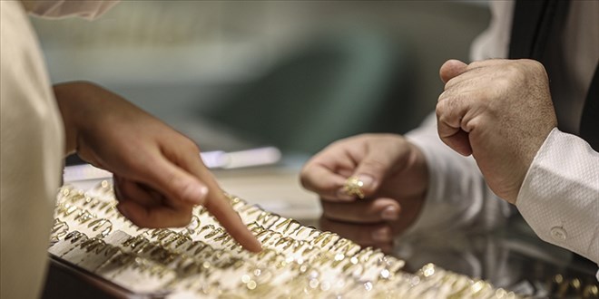 Diyarbakır'da müşterilerini dolandıran kuyumcu tutuklandı