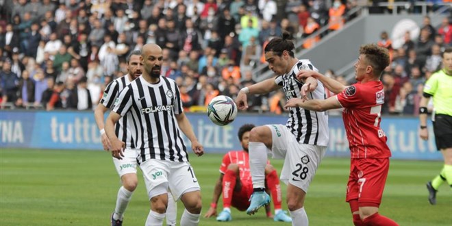 Süper Lig'de ateş hattı netleşiyor