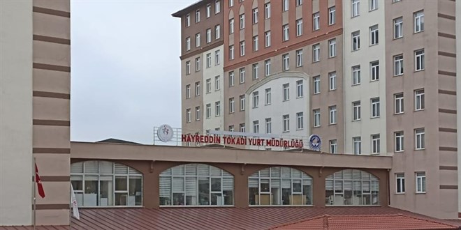 Üniversite yurdundan tepki çeken 'sokak hayvanı' kararı
