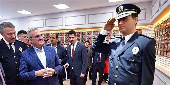 Diyakbakır'da Ali Gaffar Okkan'ın balmumu heykeli yapıldı