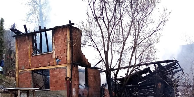 Kastamonu'da ev yangını: 12 yaşındaki çocuk hayatını kaybetti