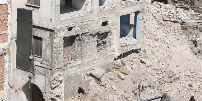 Genelev hafriyatında hamam kalıntısı