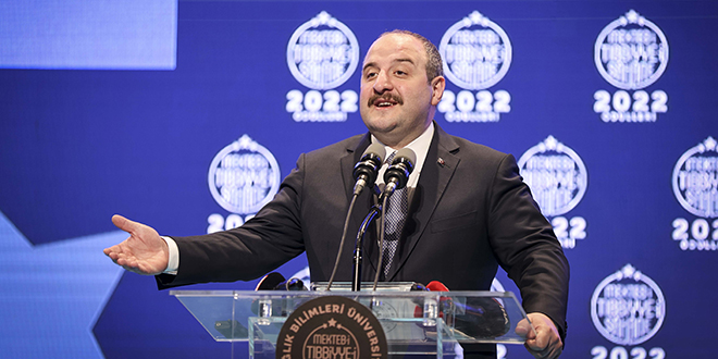 Bakan Varank: Uzaya göndereceğimiz insanları seçmek için duyuruya çıkacağız