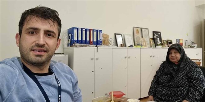 Selçuk Bayraktar'dan annesiyle iftar paylaşımı beğenileri topladı