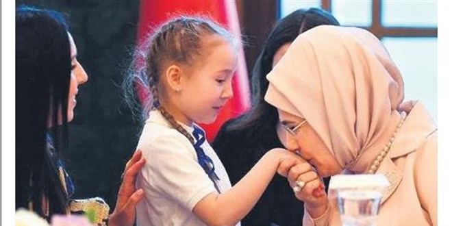 Sabah Yazarı Bursalı: Emine Erdoğan Nobel'i hak ediyor
