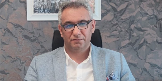 Rektör, fakülte sekreteri dahil 15 kişinin yerini değiştirdi