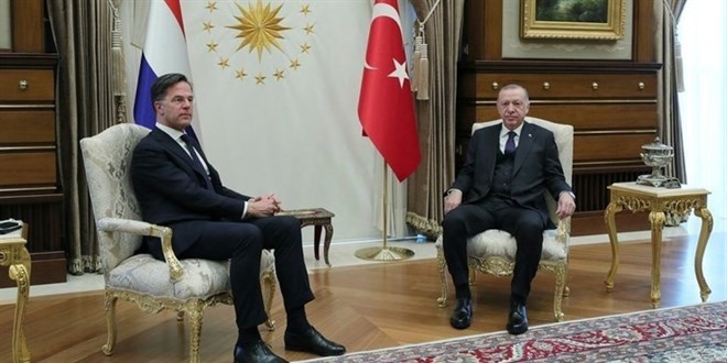 Erdoan, Hollanda Babakan Rutte ile telefonda grt