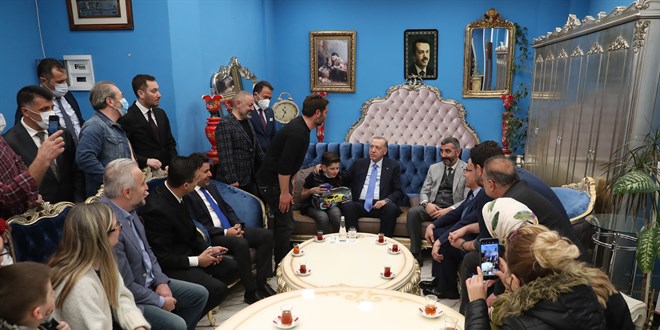 Cumhurbakan Erdoan, ocuklarla iftar yapt