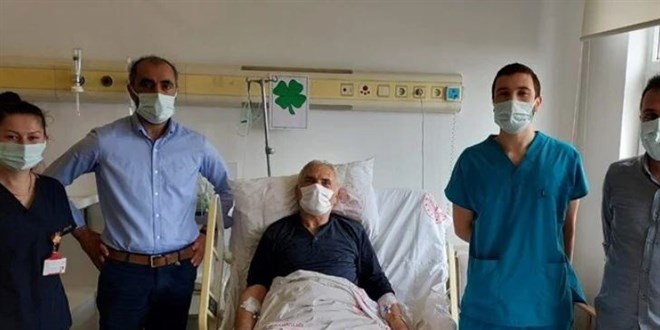 Öksürük şikayetiyle gitti, 5 yıldır akciğerinde lades kemiğiyle yaşadığını öğrendi
