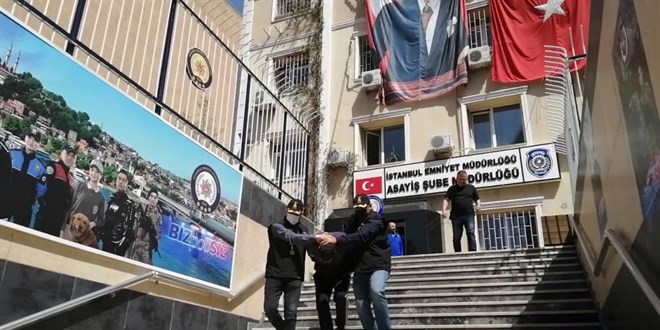 Polis memurunu kafasına cisim atarak şehit eden zanlı adliyeye sevk edildi