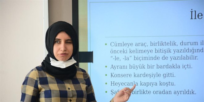 Gönül gözü ile öğrencilerini eğitiyor, görme engelli öğretmenin azmi