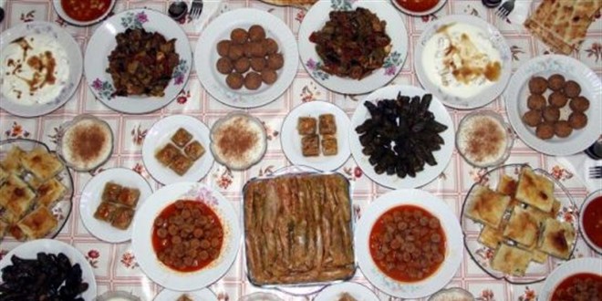 Sağlıklı bayram sofraları için 12 öneri