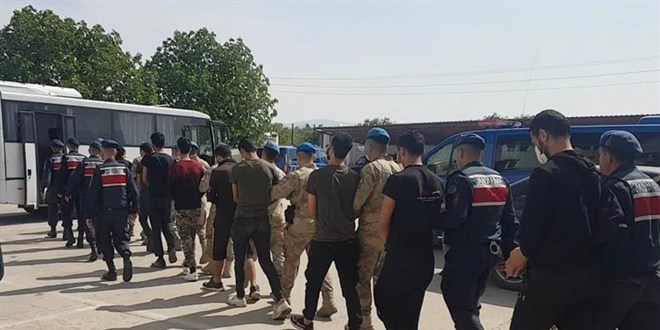 İzmir'de DEAŞ operasyonu: 10 gözaltı