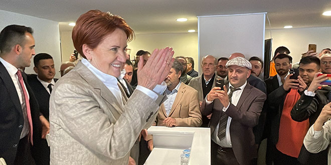 'Başbakan Meral' sloganları atıldı, İYİ Parti lideri Akşener'in yanıtı dikkat çekti