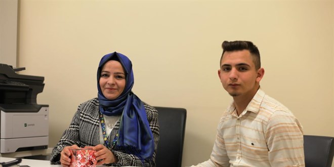 Pandemi sonrası ilk Anneler Günü'nde annesi ile mesai yaptı