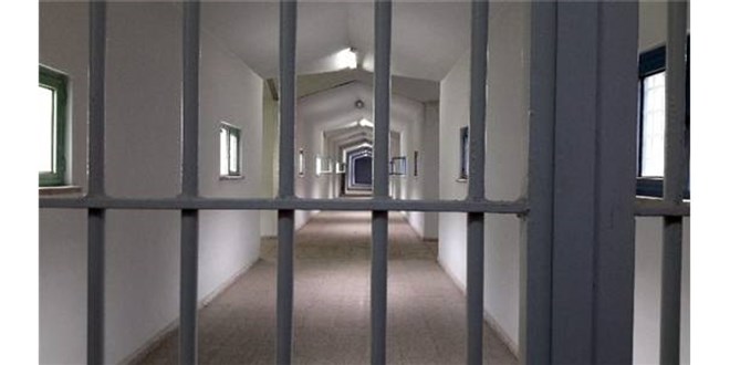Adana'da FETÖ'nün 'bölge talebe mesulü'ne 6 yıl 3 ay hapis