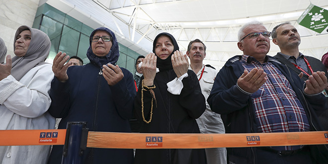 ki yln ardndan ilk umre kafilesi Ankara'dan yola kt