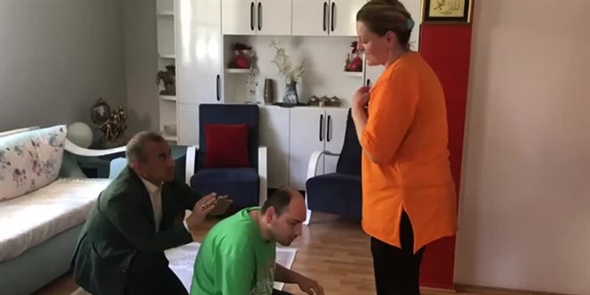 Engelli oğluna akülü sandalye alırken dolandırılan kadının mağduriyeti giderildi