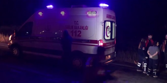 Aydın'da iki otomobilin çarpıştığı kazada 3 kişi öldü, 4 kişi yaralandı