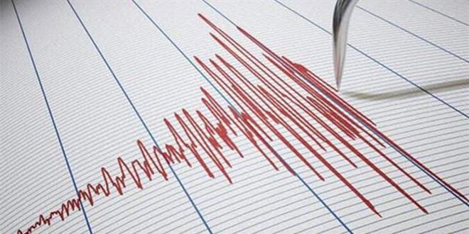 İzmir'in Çeşme ilçesi açıklarında 4,4 büyüklüğünde deprem meydana geldi