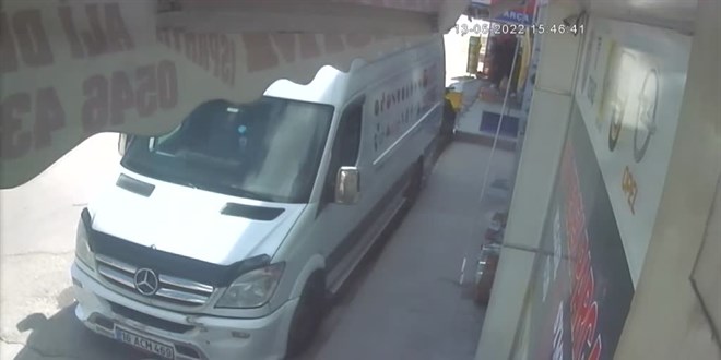 Isparta'daki hortum kameraya yansıdı