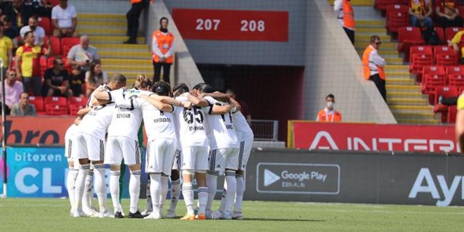 9 kişi kalan Beşiktaş Göztepe'yi mağlup etti