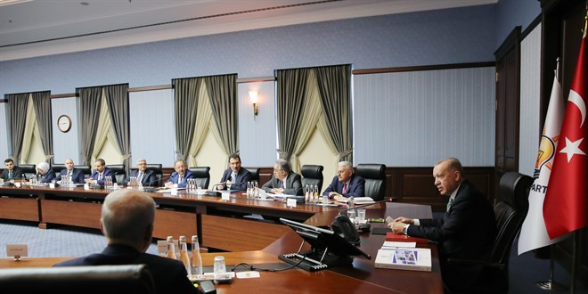 AK Parti MYK toplantısı sona erdi