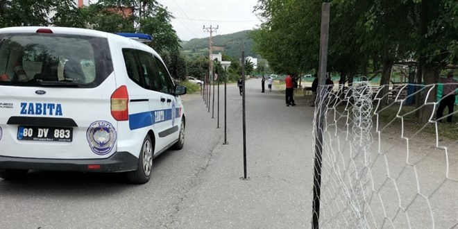 'Dedemden miras kaldı' dediği yolu tel örgüyle kapattı