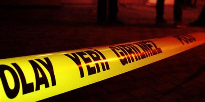 Hakkari'deki trafik kazasında vali yardımcısı ve kaymakam yaralandı