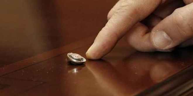 Böcekçi yakayı ele verdi! Ev değil casus deposu